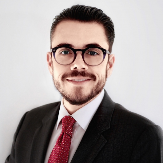 Dr. Luis Fernando Macías Valle