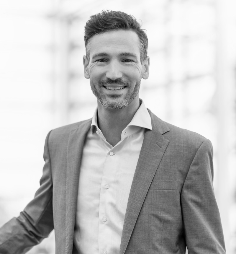 Dr. Ricardo Menéndez